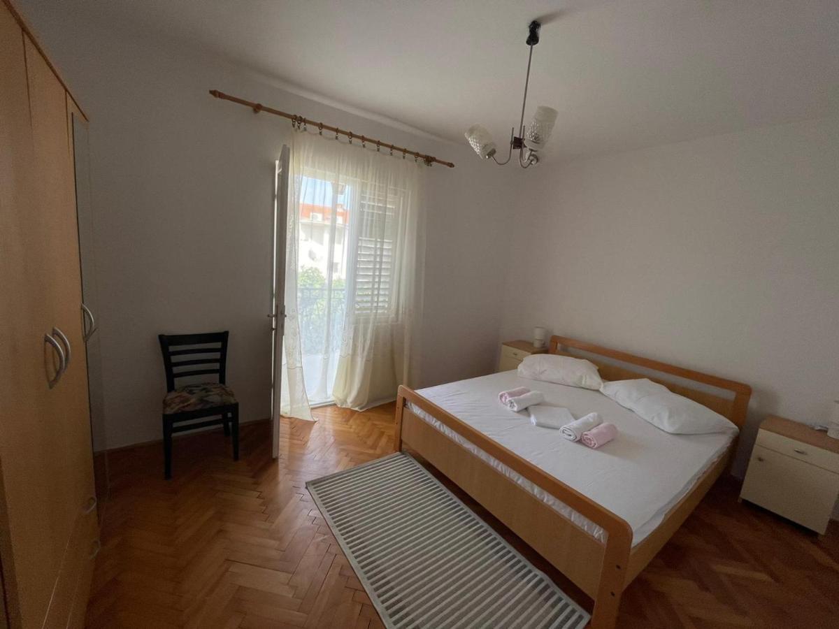 Holiday House Fila Turanj Buitenkant foto
