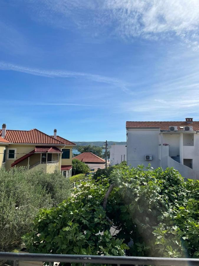 Holiday House Fila Turanj Buitenkant foto